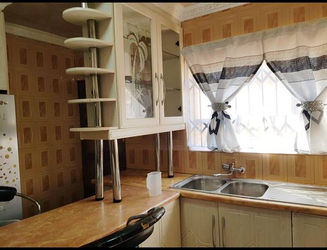 3 BEDROOM HOUSE FOR SALE IN BEVERLEY HILLS